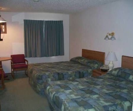Woodland Inn & Suites Medford Exterior photo