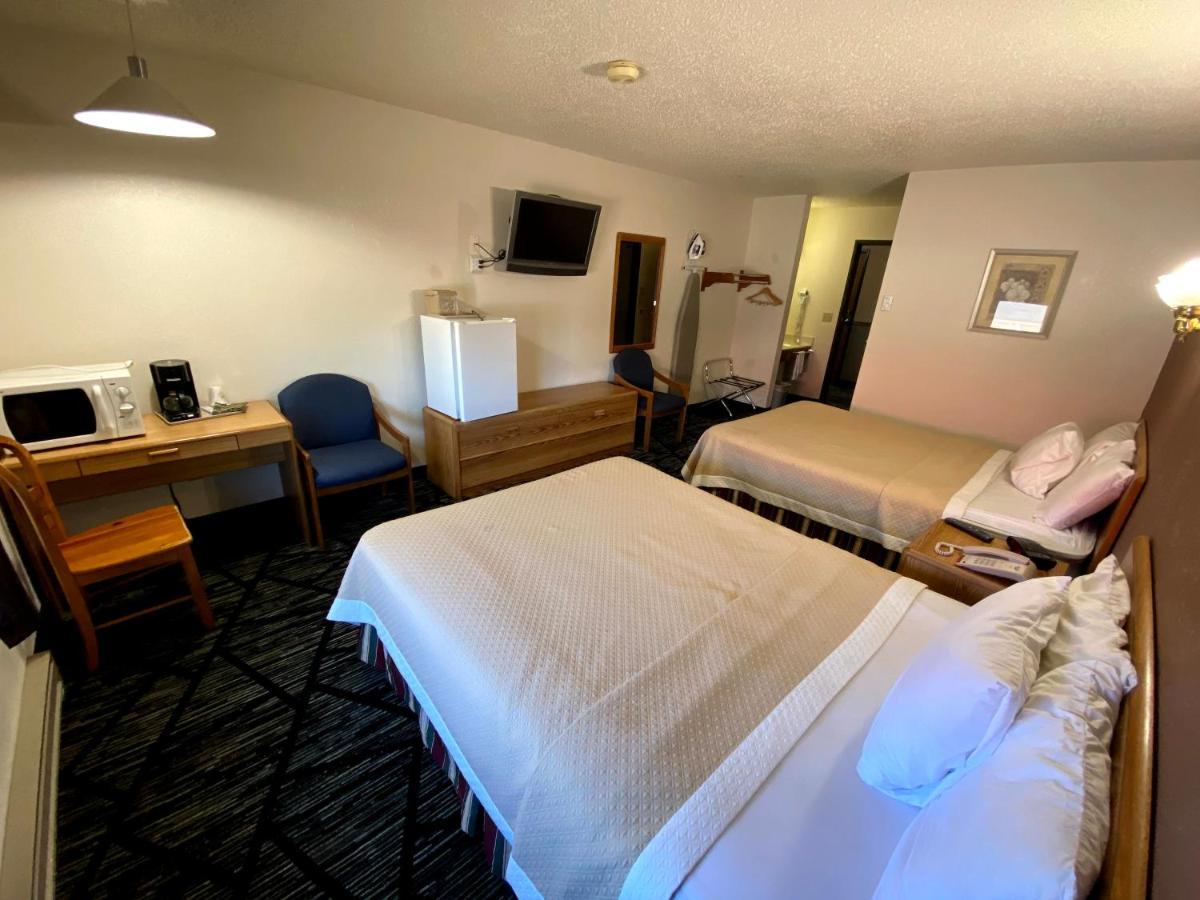 Woodland Inn & Suites Medford Exterior photo