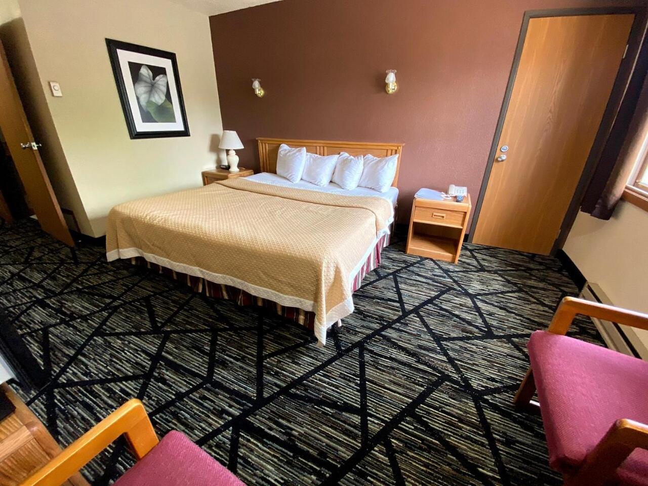 Woodland Inn & Suites Medford Exterior photo