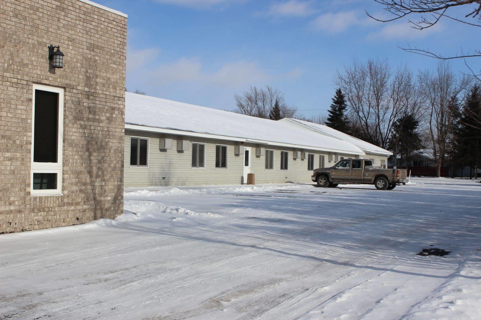 Woodland Inn & Suites Medford Exterior photo