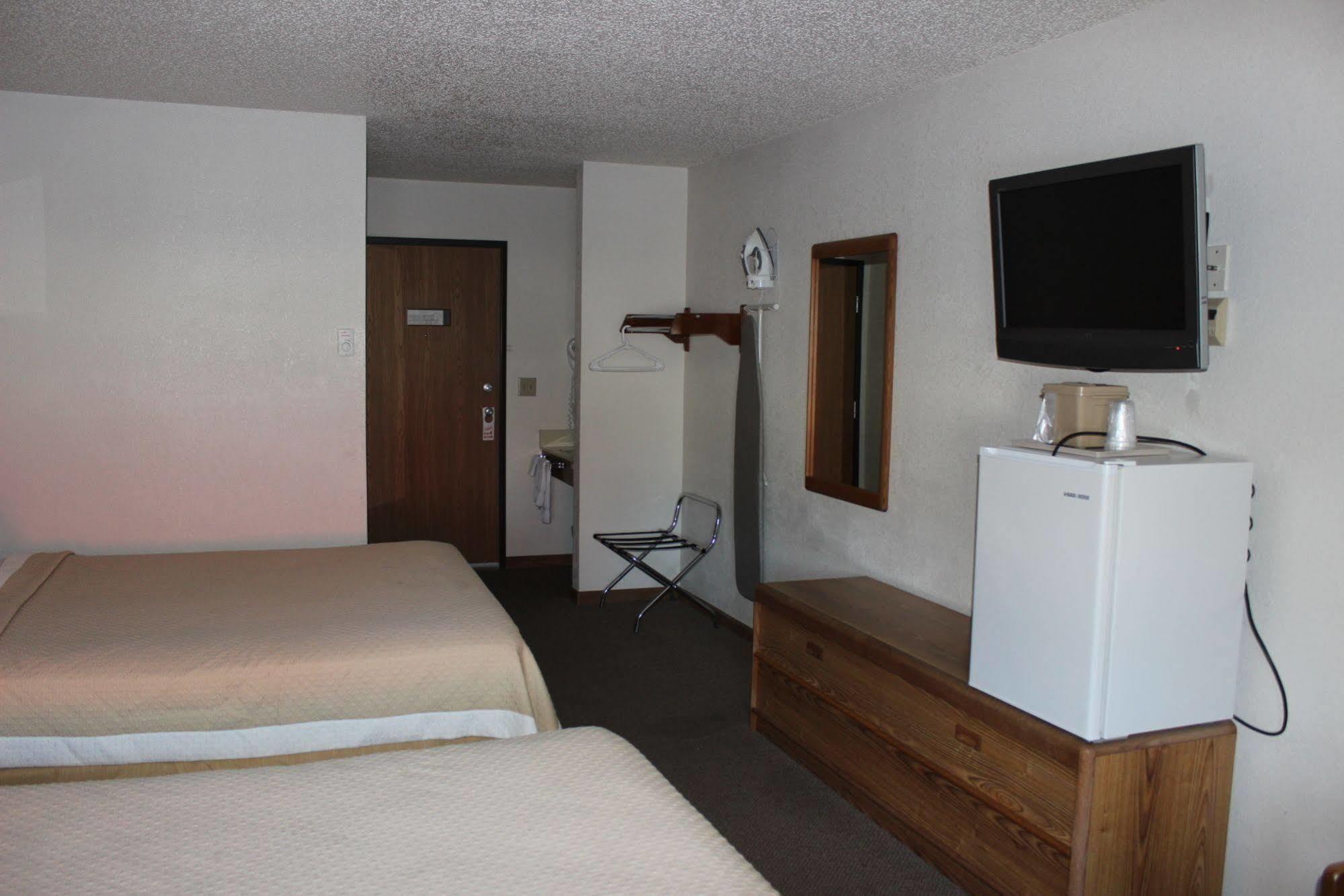 Woodland Inn & Suites Medford Exterior photo