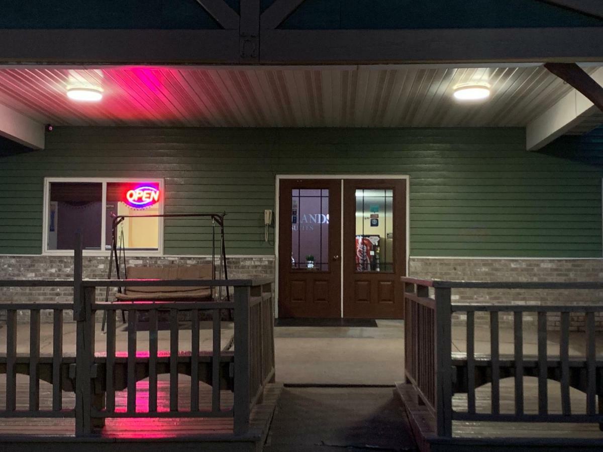 Woodland Inn & Suites Medford Exterior photo